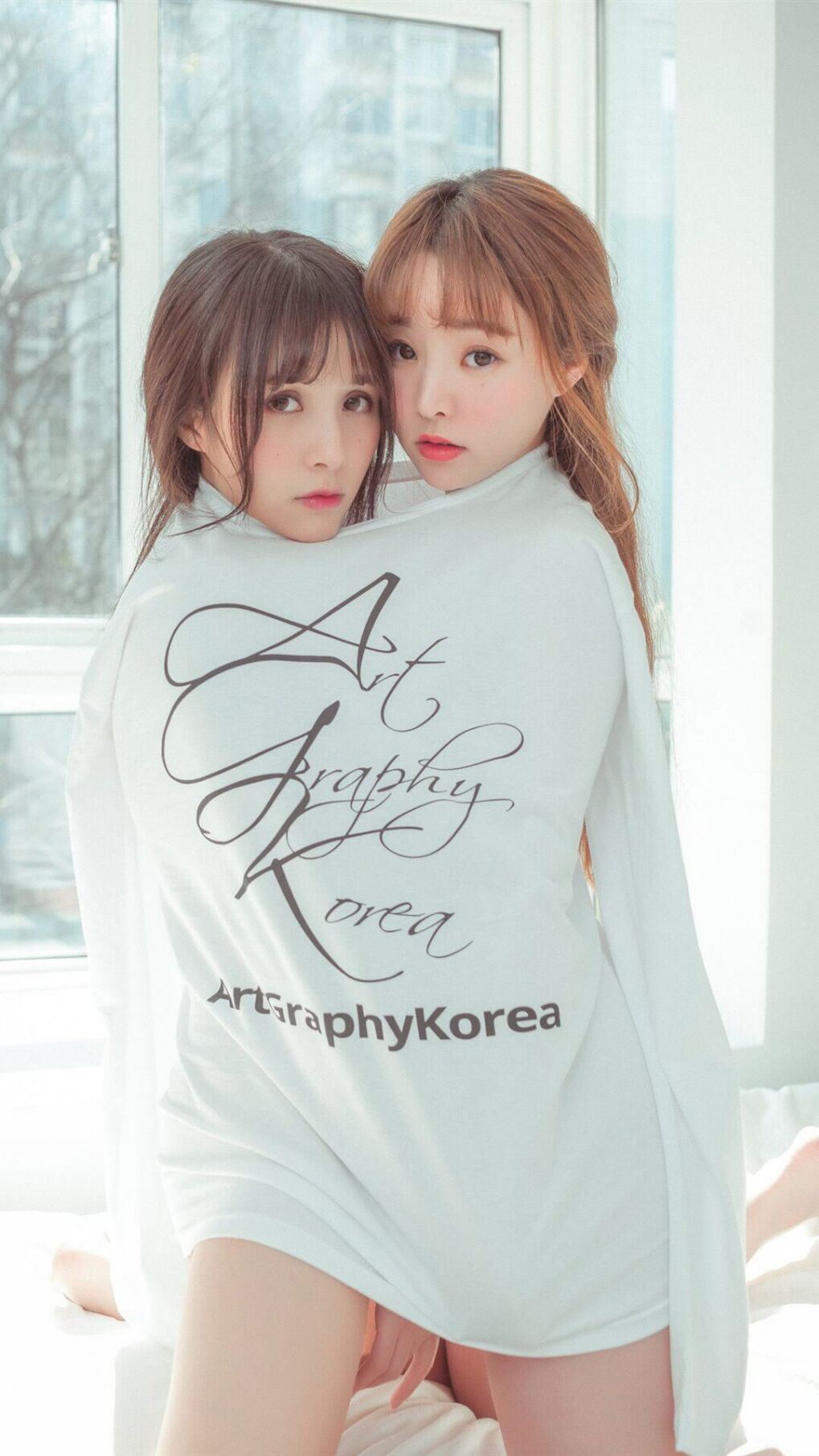 【粉丝狂欢】现场观众的热情更添比赛火热氛围，粉丝活动