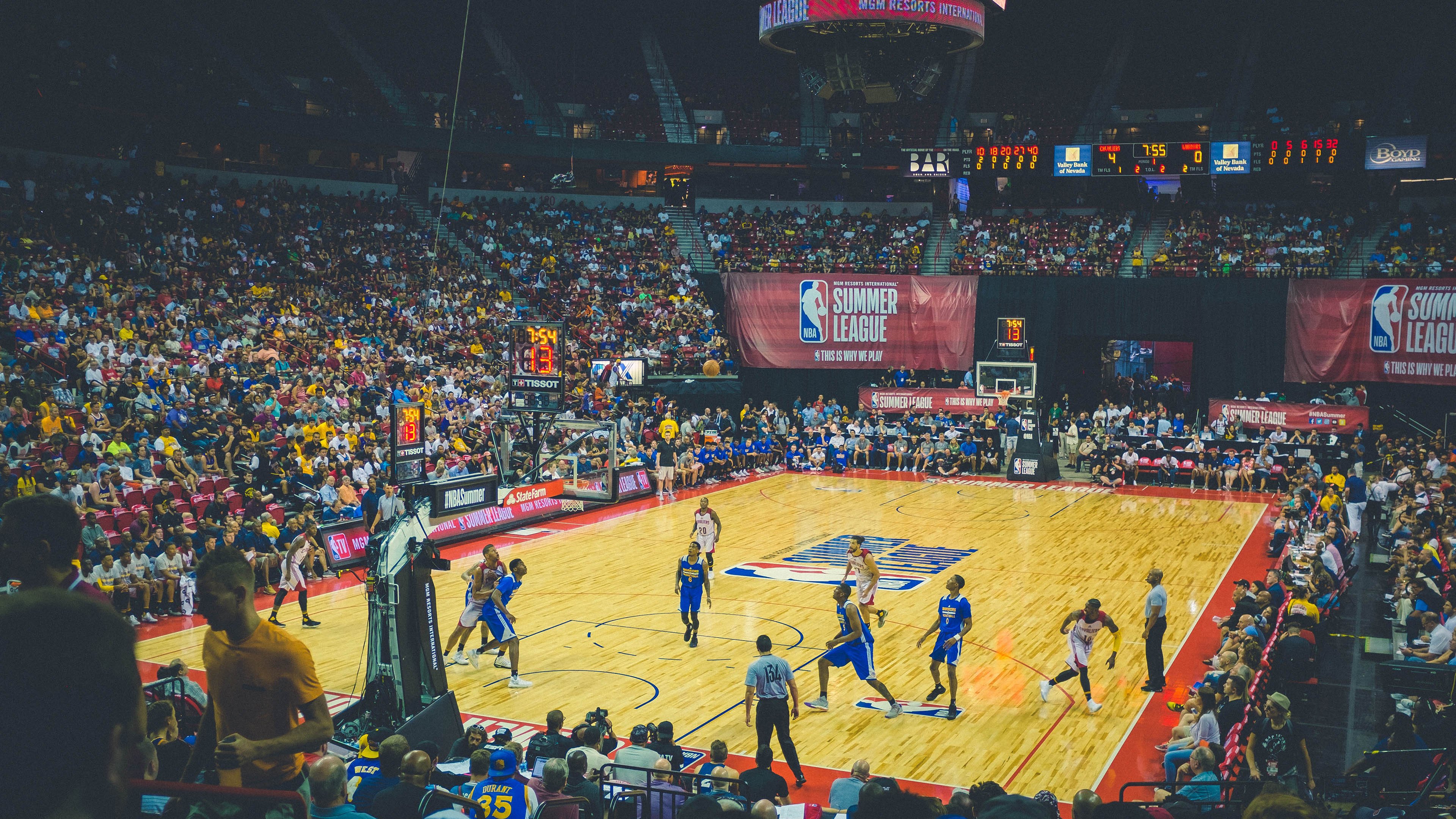 “胡利安·门德斯的多面手能力，助力阿根廷美洲狮队攻防兼备”