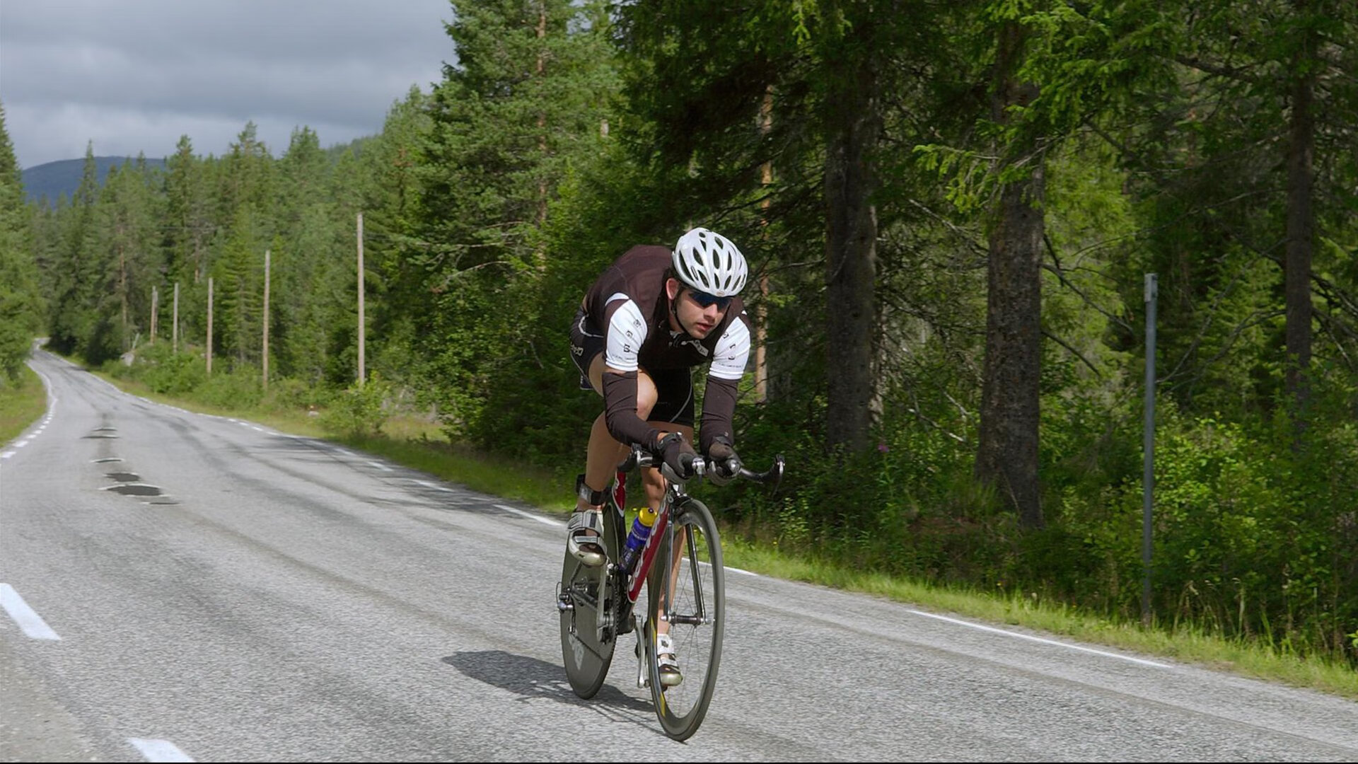 中国篮球社群经济兴起球迷参与度与互动活跃持续提升，中国篮球受众群体比例