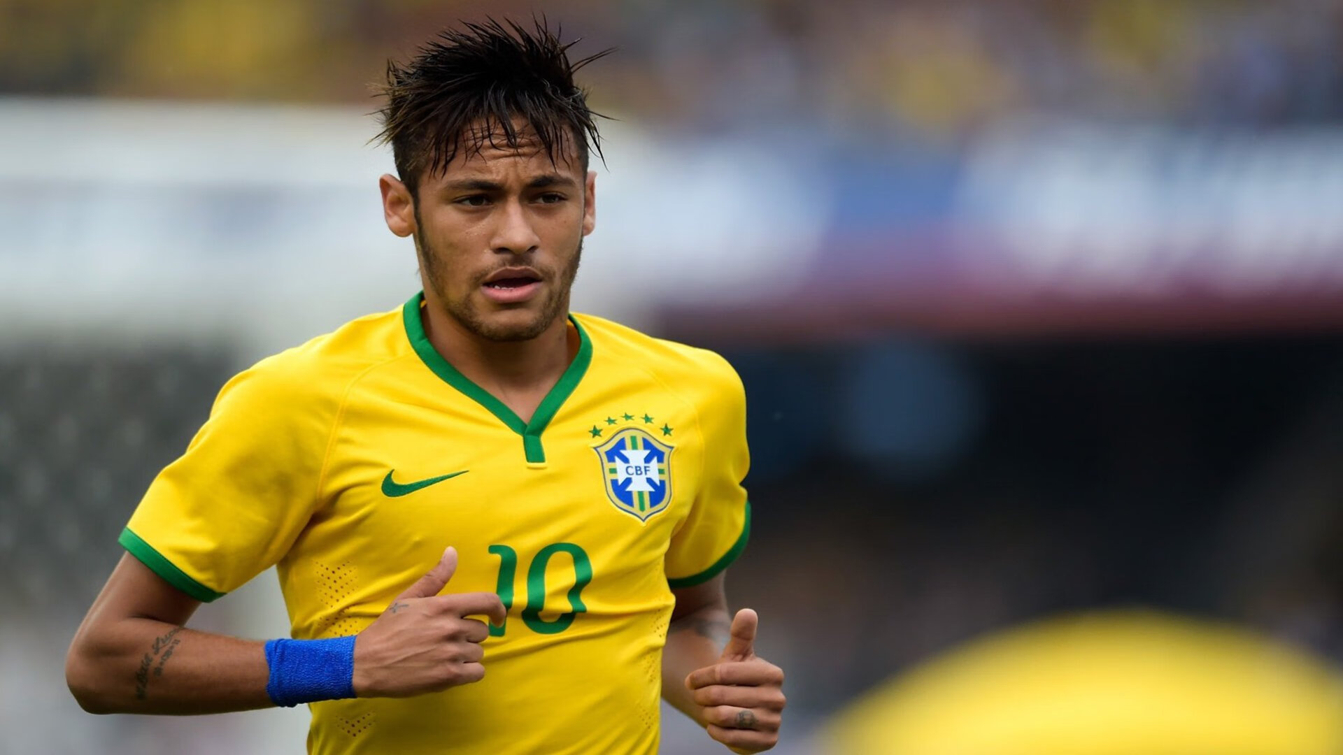 球迷联名请愿扩大赛场容量,主办方回应积极,球队球迷