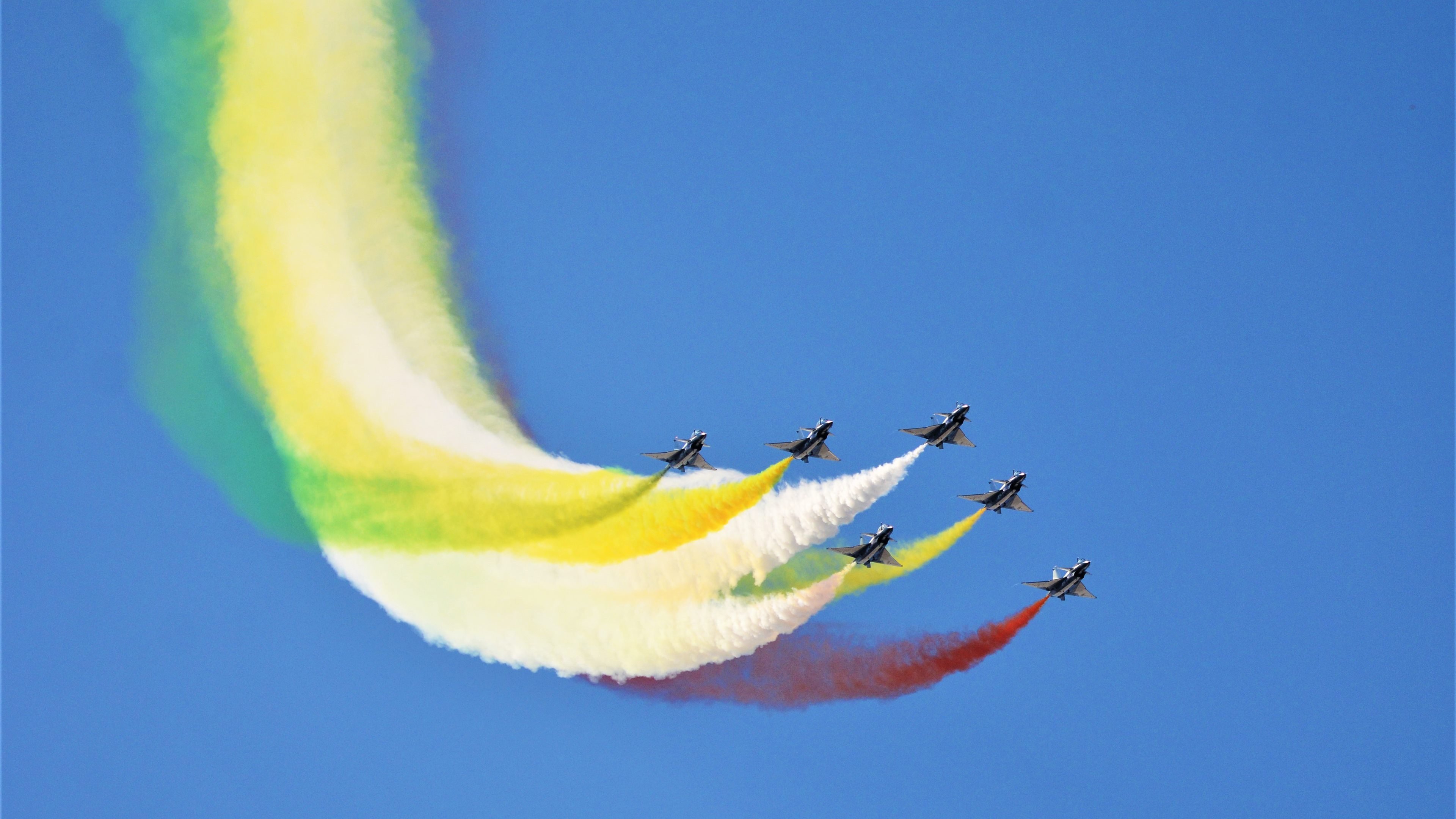 “德甲最后几轮逐渐升温，夺冠仍悬未决”，德甲收官