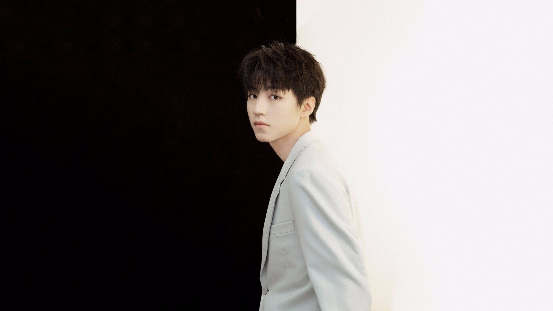 九游娱乐(jiuyou)官网-“穿越荒漠：金色大沙丘的极速战场”，2020穿越沙漠