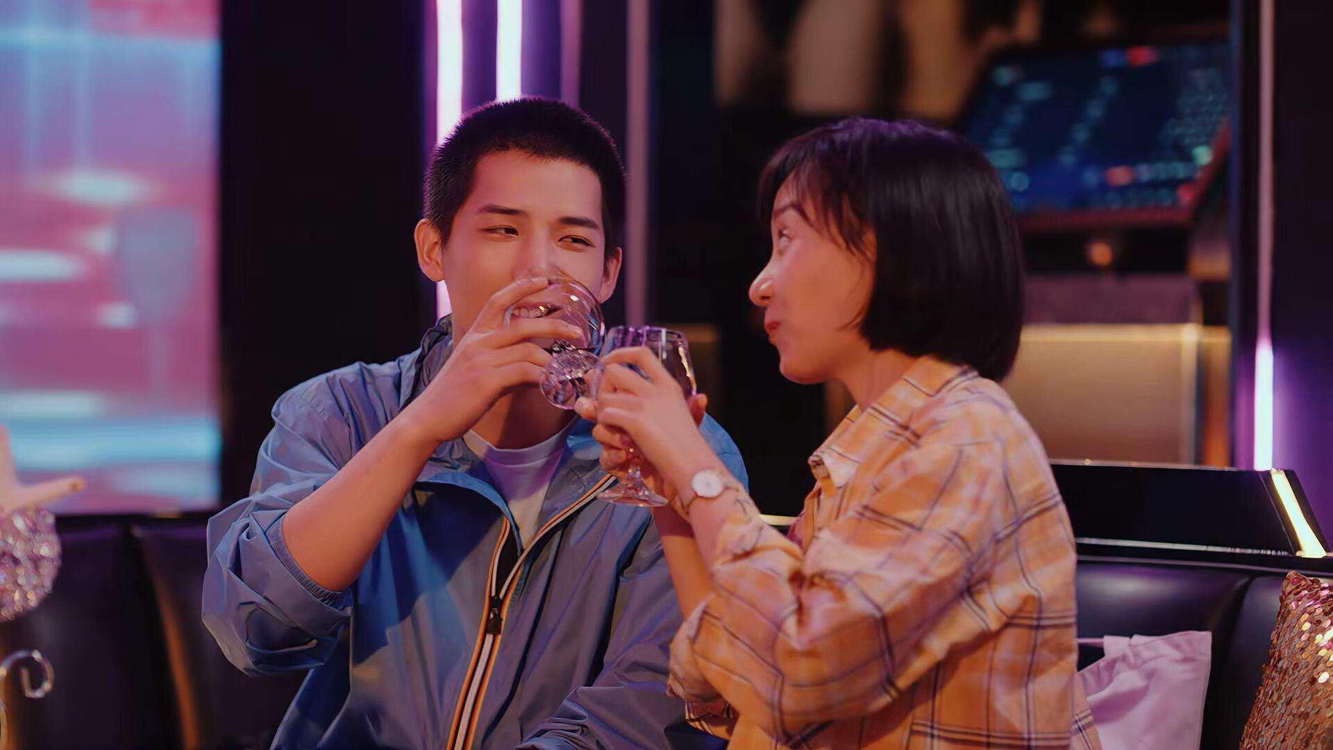 凯尔·库兹马时尚跨界成功，NBA与潮流文化再度联动，凯尔·库兹马球衣号码