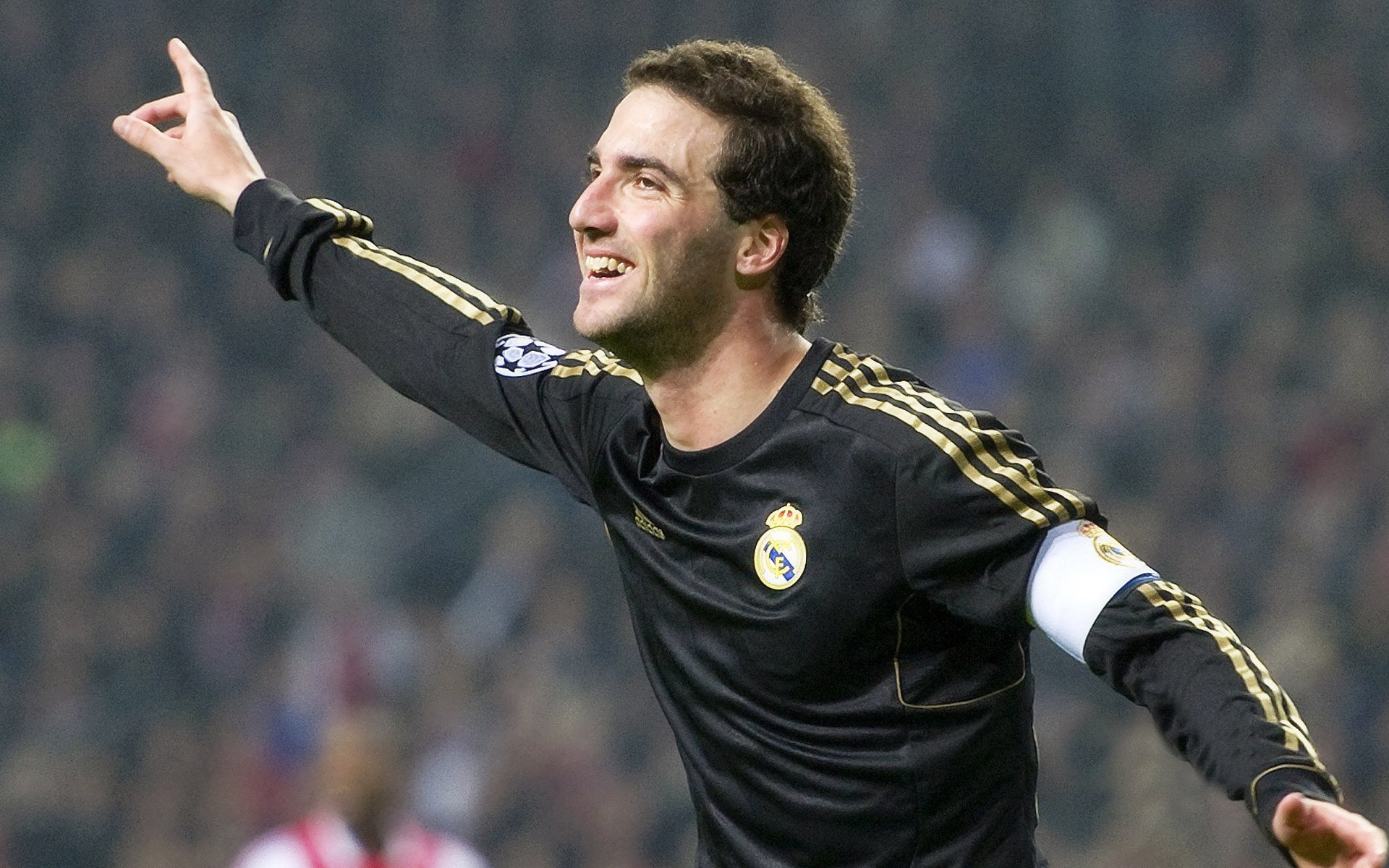 历史上的第一人：首次夺冠的瞬间，第一位冠军