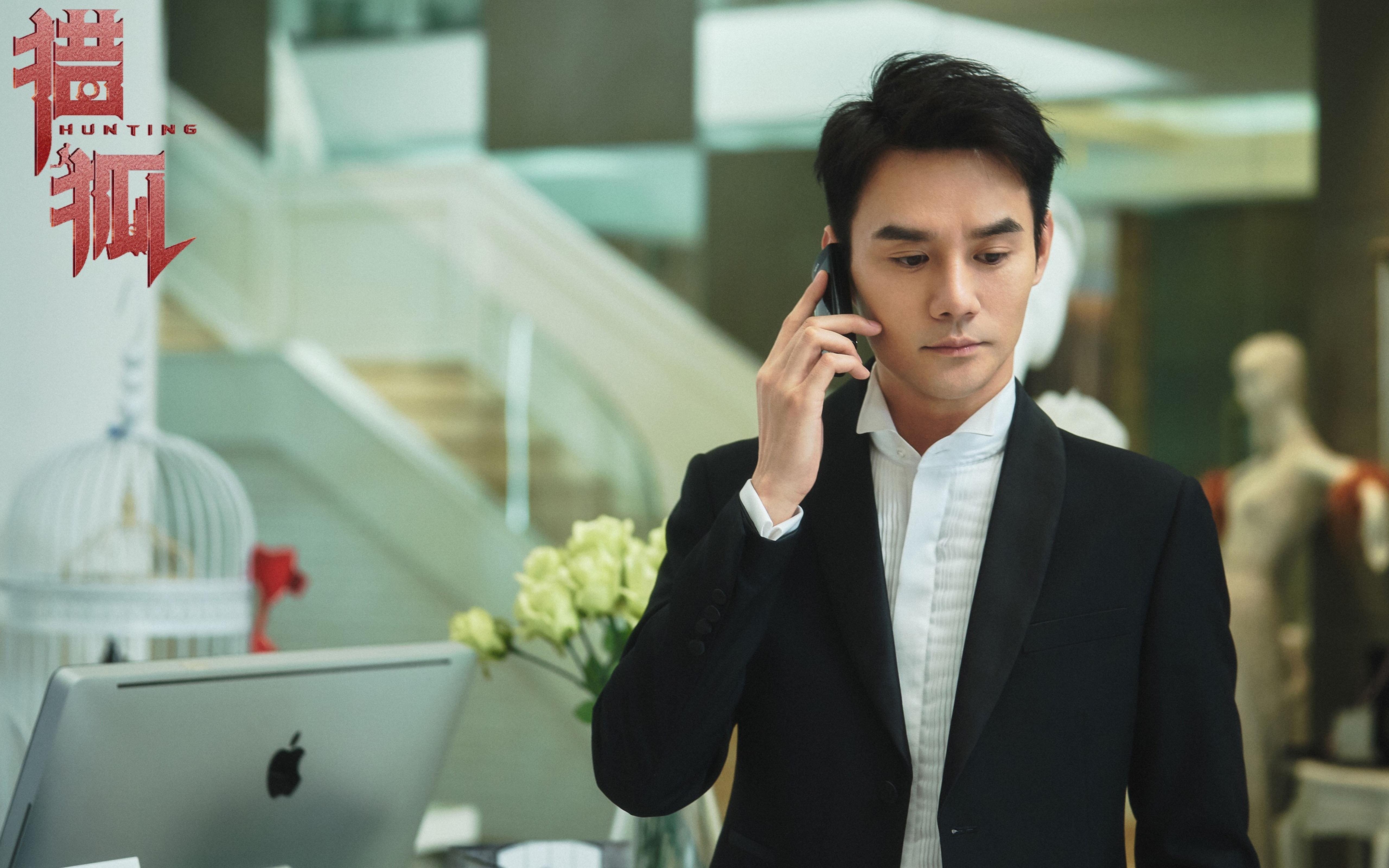 史上第一个在季后赛连续投中超远距离三分球的球员，中场超远三分球